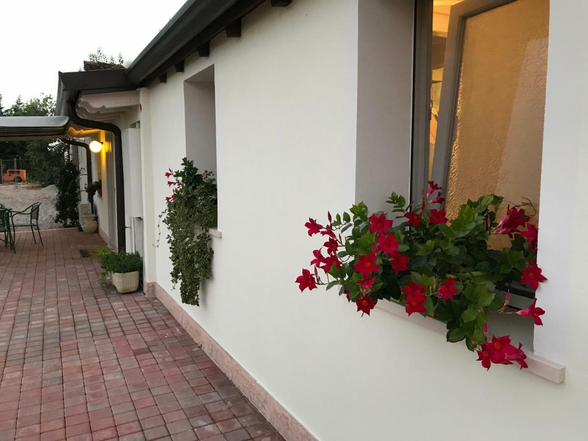 Appartamento "Casa Vacanze Corte Ara Decima" Sona Exterior foto